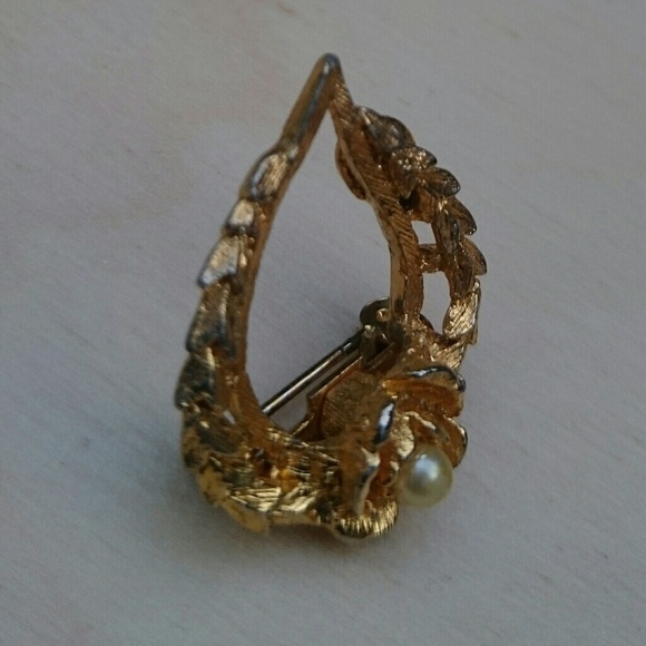 Golden Pearl Wreath-Discount Shipping til 1:30est! - Picture 2 of 4